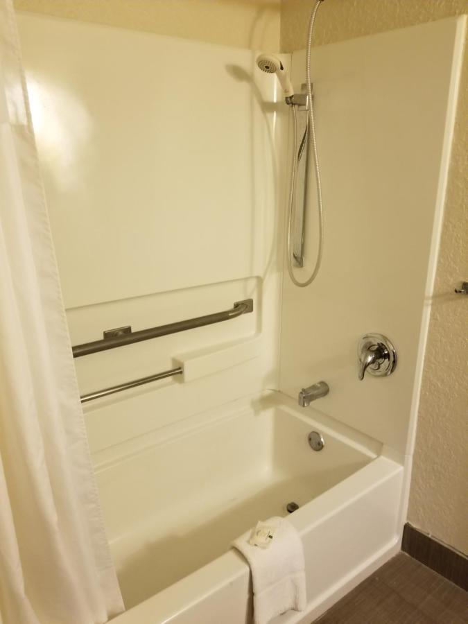 Quality Inn & Suites Leesburg Chain Of Lakes Екстериор снимка